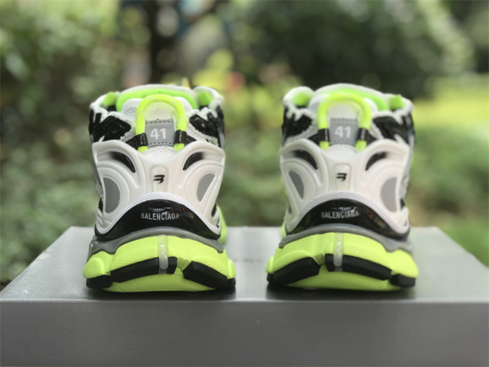 B 17FW Tripe-S High End Sneaker-380