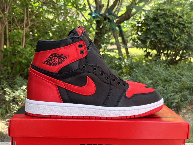 Authentic Air Jordan 1 High OG WMNS “Satin Bred”2023