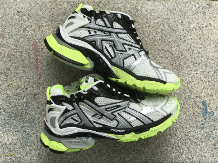 B 17FW Tripe-S High End Sneaker-380