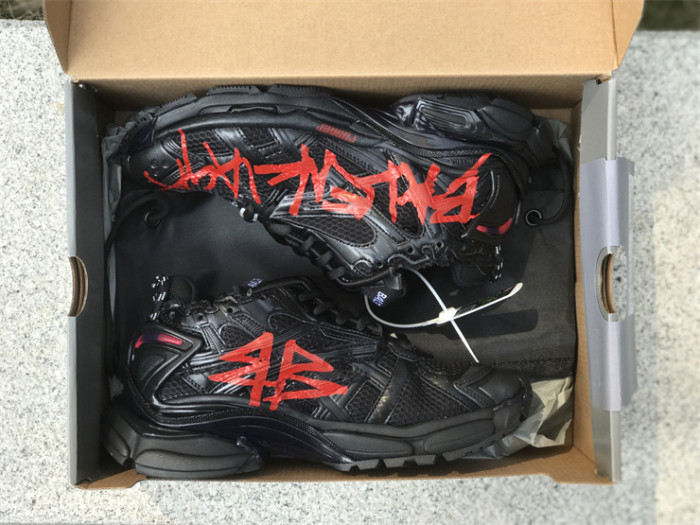 B 17FW Tripe-S High End Sneaker-363