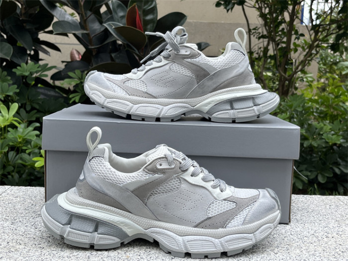 B 17FW Tripe-S High End Sneaker-437