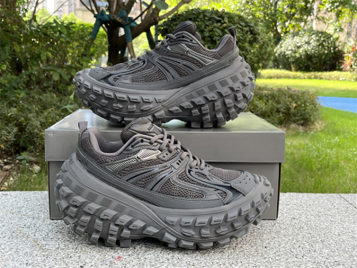 B 17FW Tripe-S High End Sneaker-432