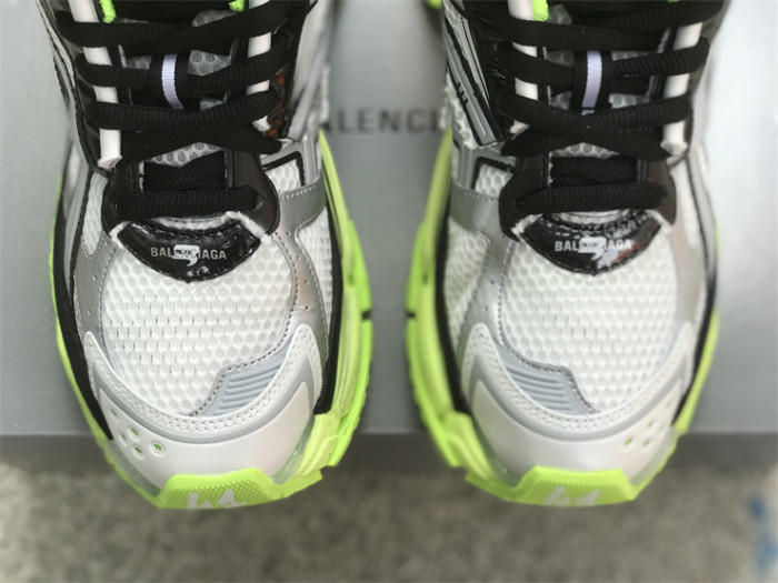 B 17FW Tripe-S High End Sneaker-380