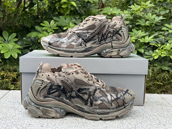 B 17FW Tripe-S High End Sneaker-431