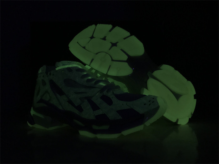 B 17FW Tripe-S High End Sneaker-333