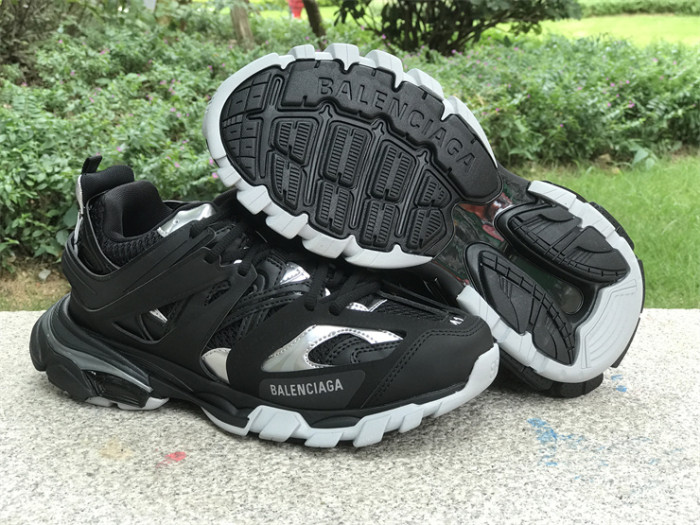 B 17FW Tripe-S High End Sneaker-395