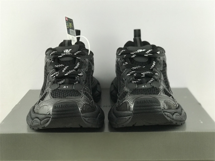 B 17FW Tripe-S High End Sneaker-352