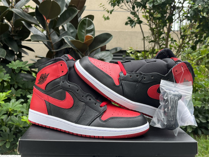 Authentic Air Jordan 1 “Banned” 2011