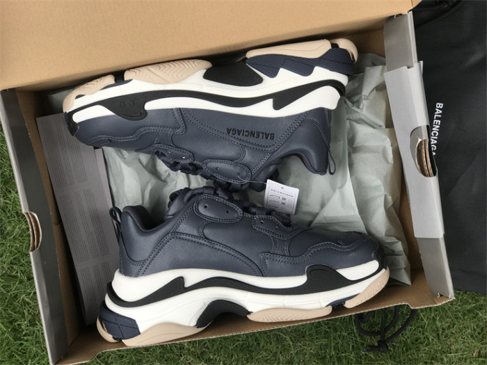 B 17FW Tripe-S High End Sneaker-339