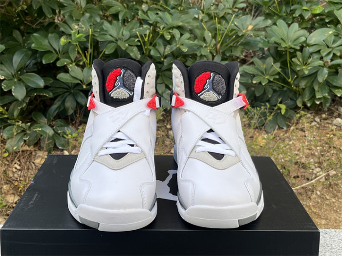 Authentic Air Jordan 8 Retro Bugs Bunny