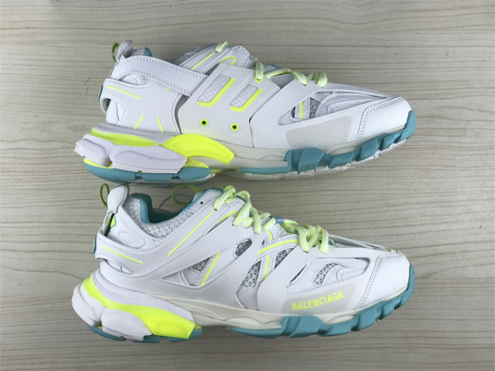 B 17FW Tripe-S High End Sneaker-340