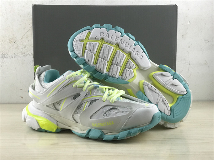 B 17FW Tripe-S High End Sneaker-340