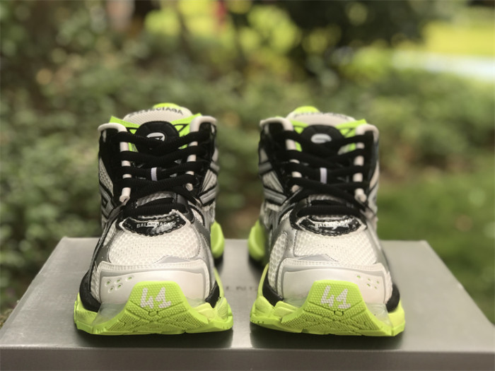 B 17FW Tripe-S High End Sneaker-380