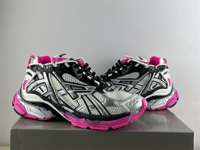 B 17FW Tripe-S High End Sneaker-417