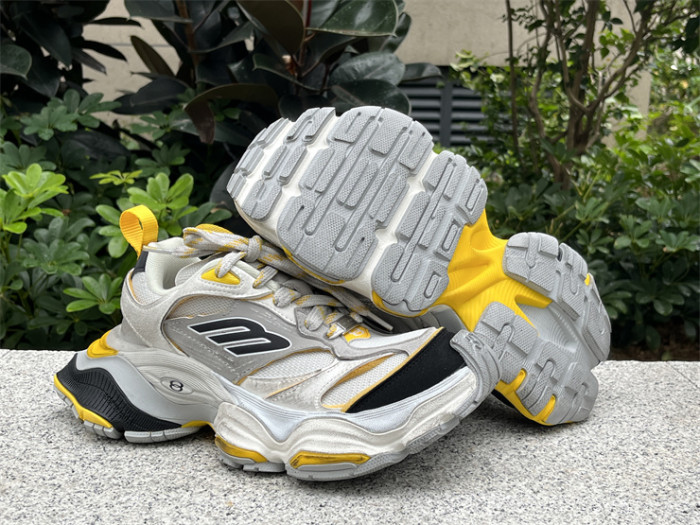 B 17FW Tripe-S High End Sneaker-444