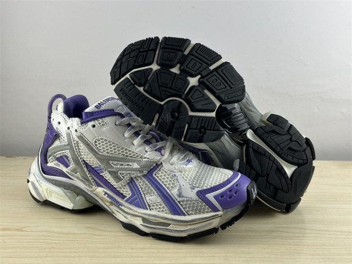 B 17FW Tripe-S High End Sneaker-438