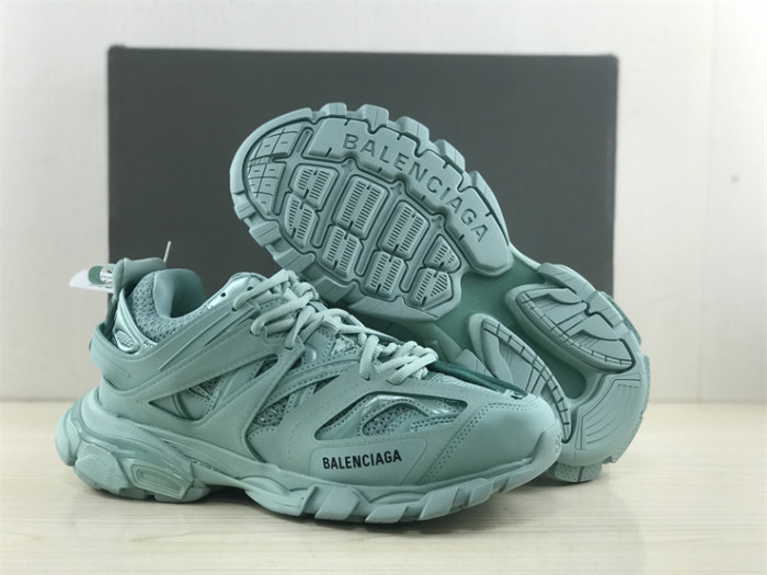 B 17FW Tripe-S High End Sneaker-335