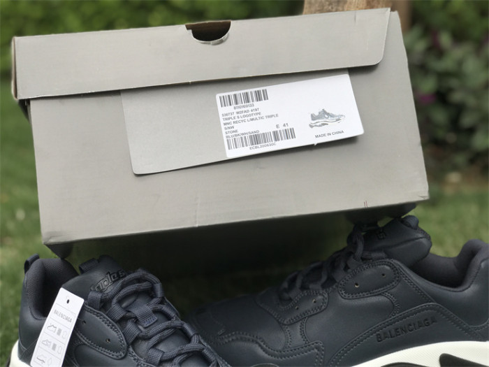 B 17FW Tripe-S High End Sneaker-339