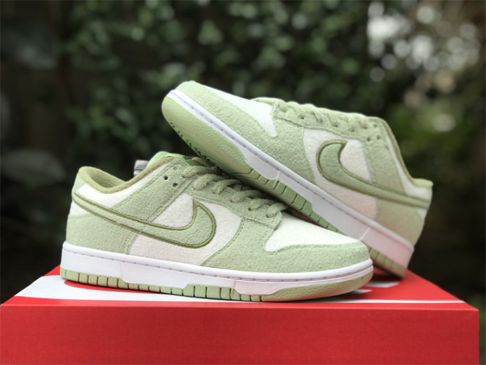 Authentic Nike Dunk Low SE “Honeydew”