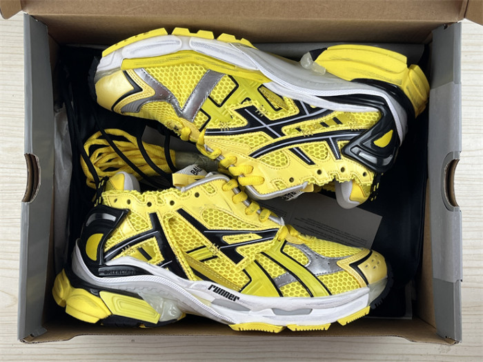 B 17FW Tripe-S High End Sneaker-439