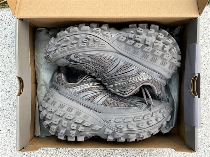 B 17FW Tripe-S High End Sneaker-432