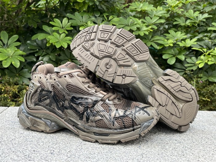 B 17FW Tripe-S High End Sneaker-431