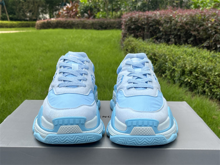 B 17FW Tripe-S High End Sneaker-423