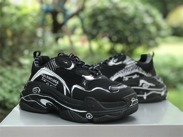 B 17FW Tripe-S High End Sneaker-394