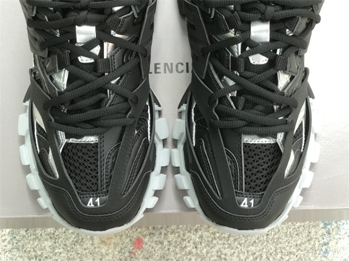 B 17FW Tripe-S High End Sneaker-395