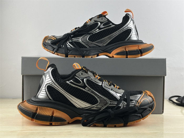 B 17FW Tripe-S High End Sneaker-413