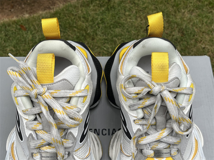 B 17FW Tripe-S High End Sneaker-444