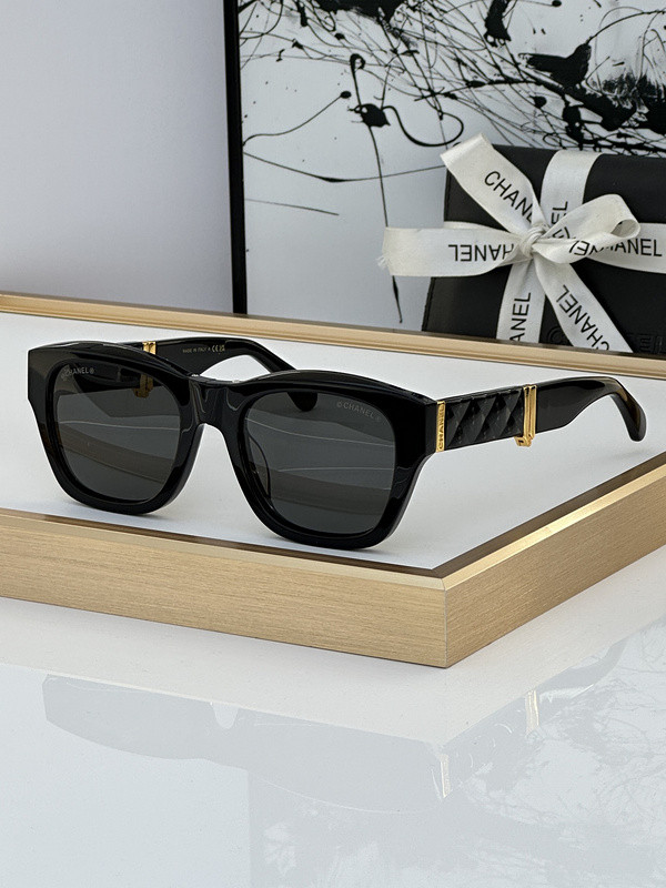 CHNL Sunglasses AAAA-3445