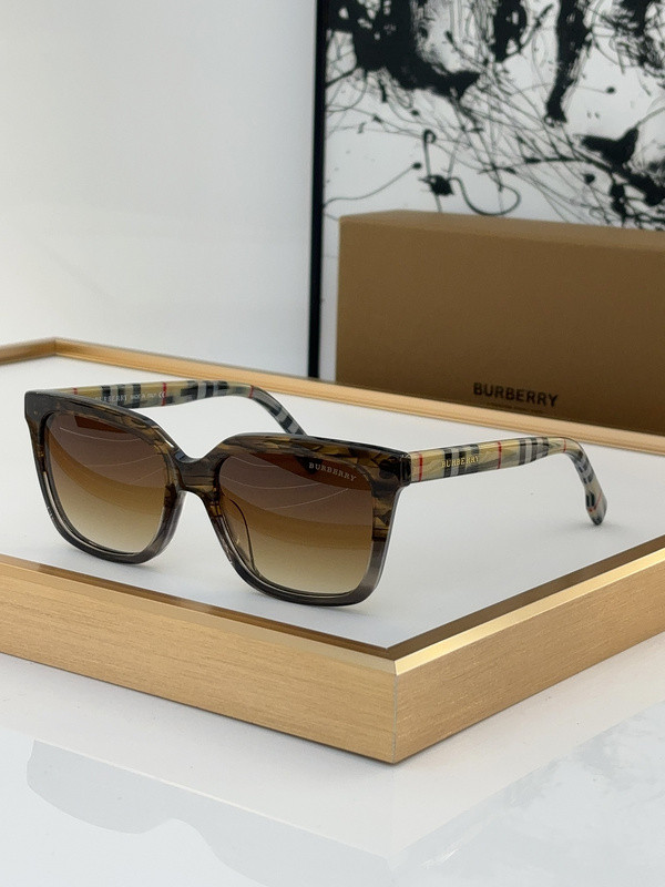 Burberry Sunglasses AAAA-2262