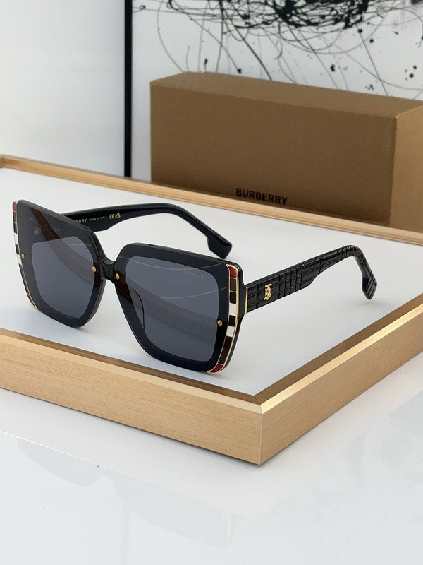 Burberry Sunglasses AAAA-2330