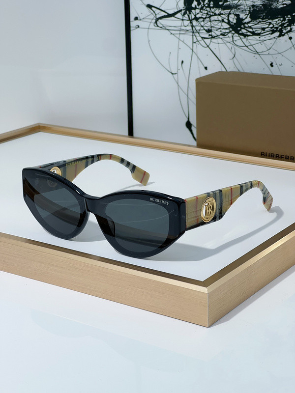 Burberry Sunglasses AAAA-2410