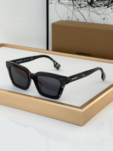 Burberry Sunglasses AAAA-2442