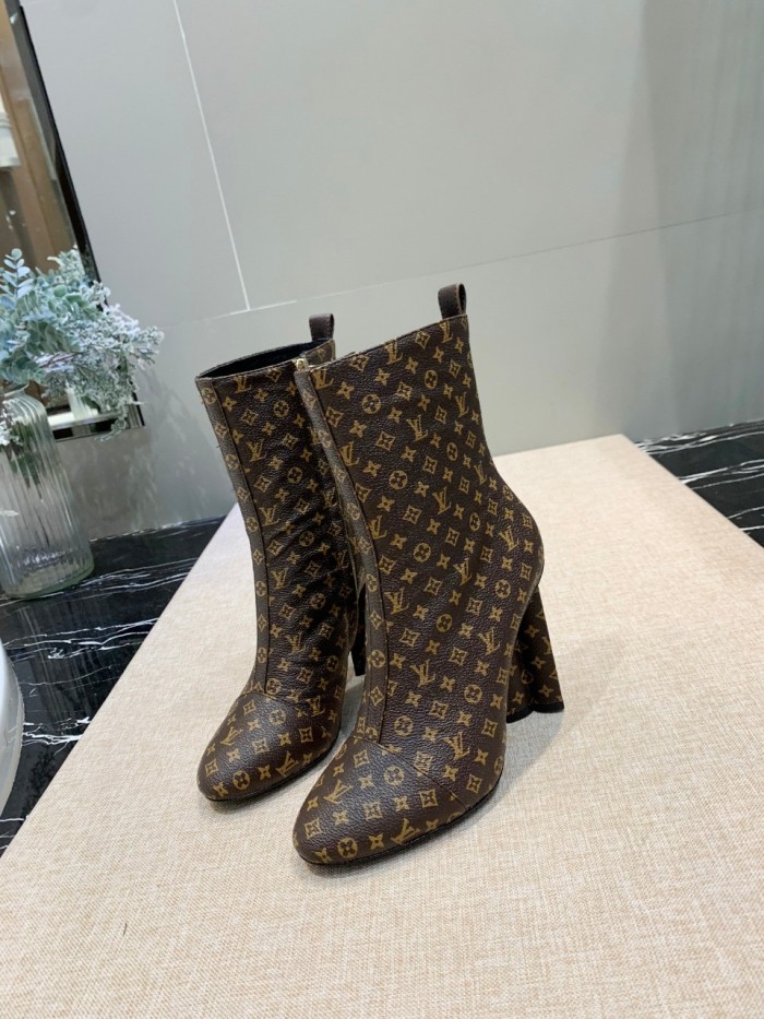 LV Women Shoes 1;1 Quality-321