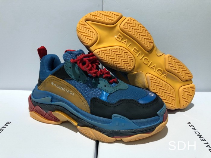 B 17FW Tripe-S High End Sneaker-025