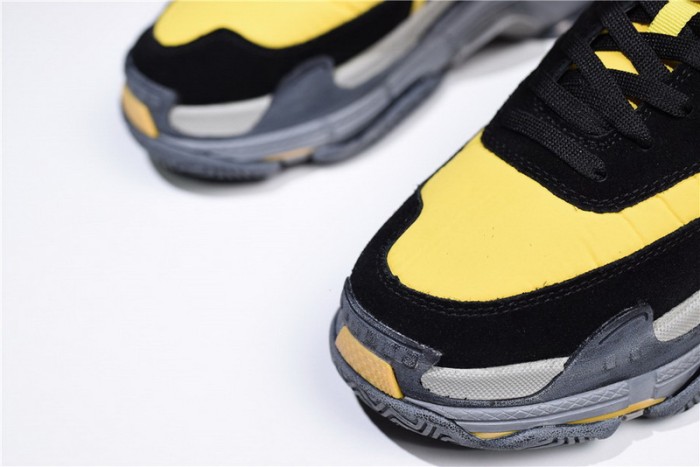 B 17FW Tripe-S High End Sneaker-031