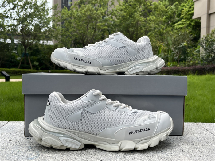 B 17FW Tripe-S High End Sneaker-426