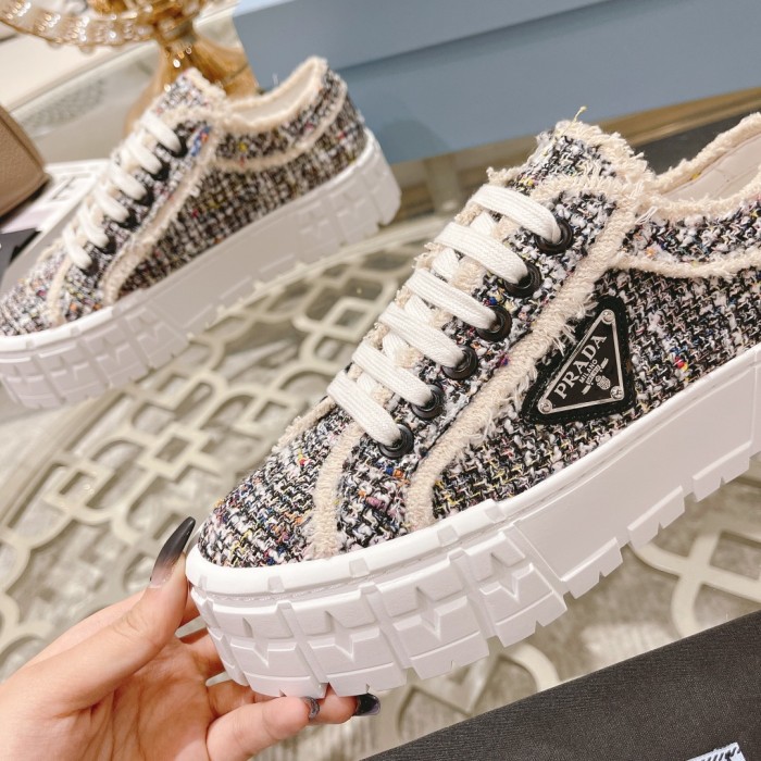 Prada women shoes 1：1 quality-353