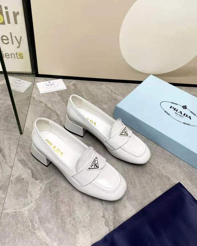 Prada women shoes 1：1 quality-322