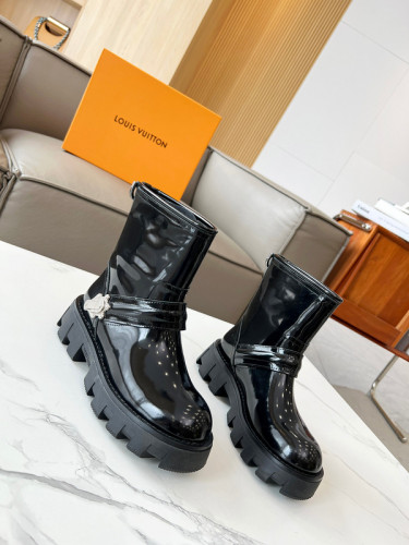 LV Women Shoes 1：1 Quality-971