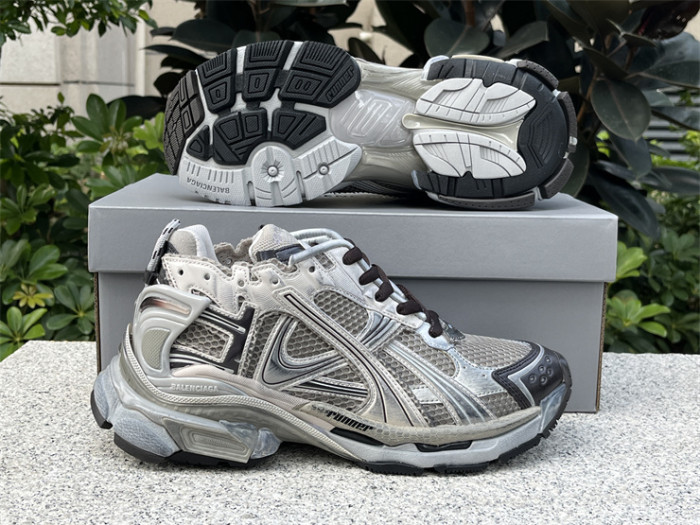 B 17FW Tripe-S High End Sneaker-480