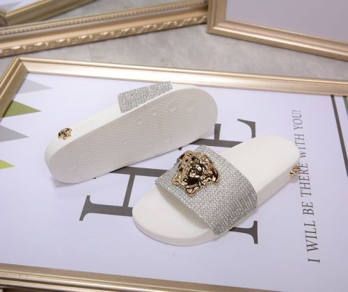 Versace men slippers AAA-090