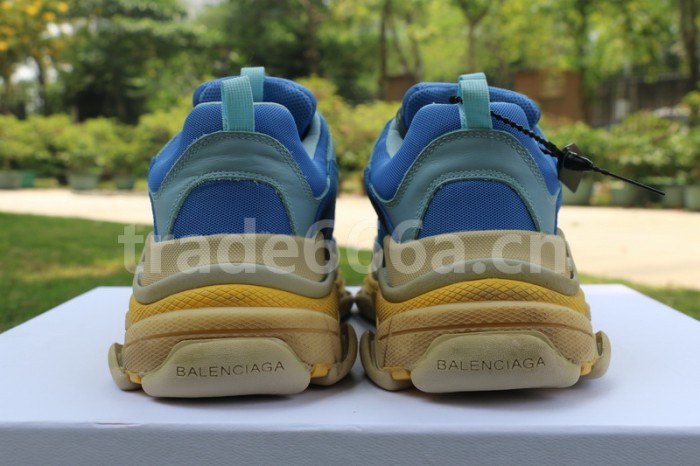 B 17FW Tripe-S High End Sneaker-008