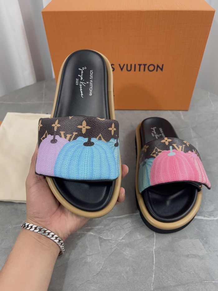 LV women Sandals 1：1 Quality-517
