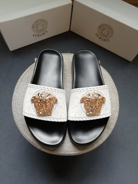 Versace women slippers AAA-025