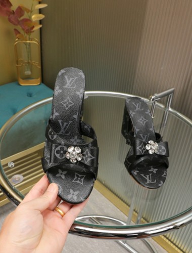 LV women Sandals 1：1 Quality-563