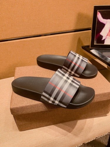 Burberry men slippers AAA-059